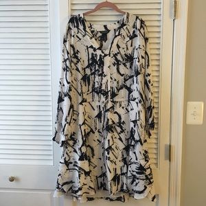 WHBM Black and White Dress. NWT